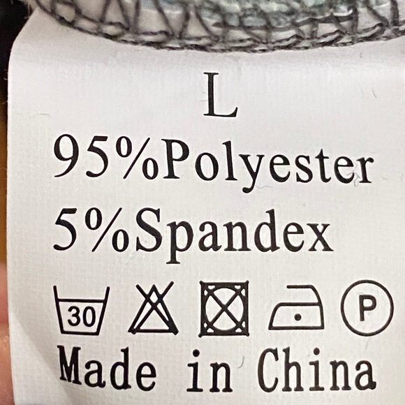 Yellowstone Aztec Print Hoodie - Picture 4 of 4